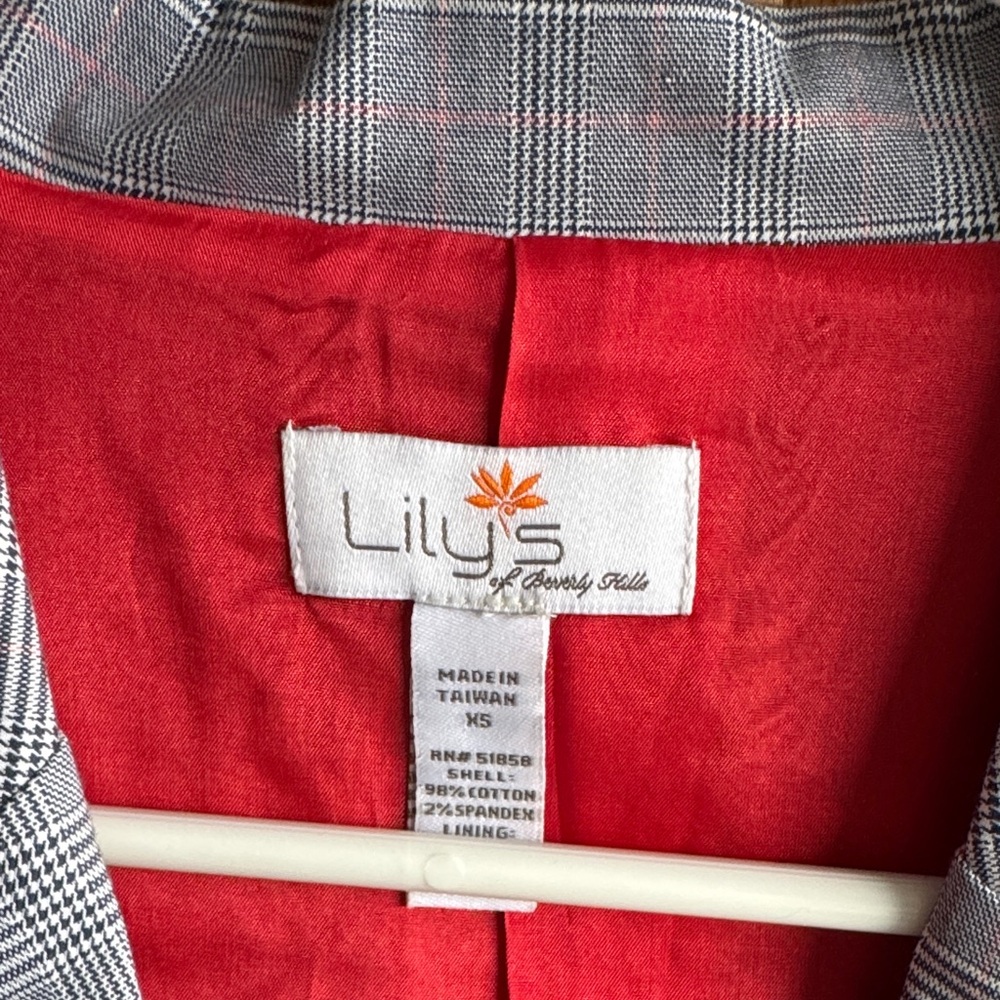 Chic Gray Blazer With Red Lining - image 2